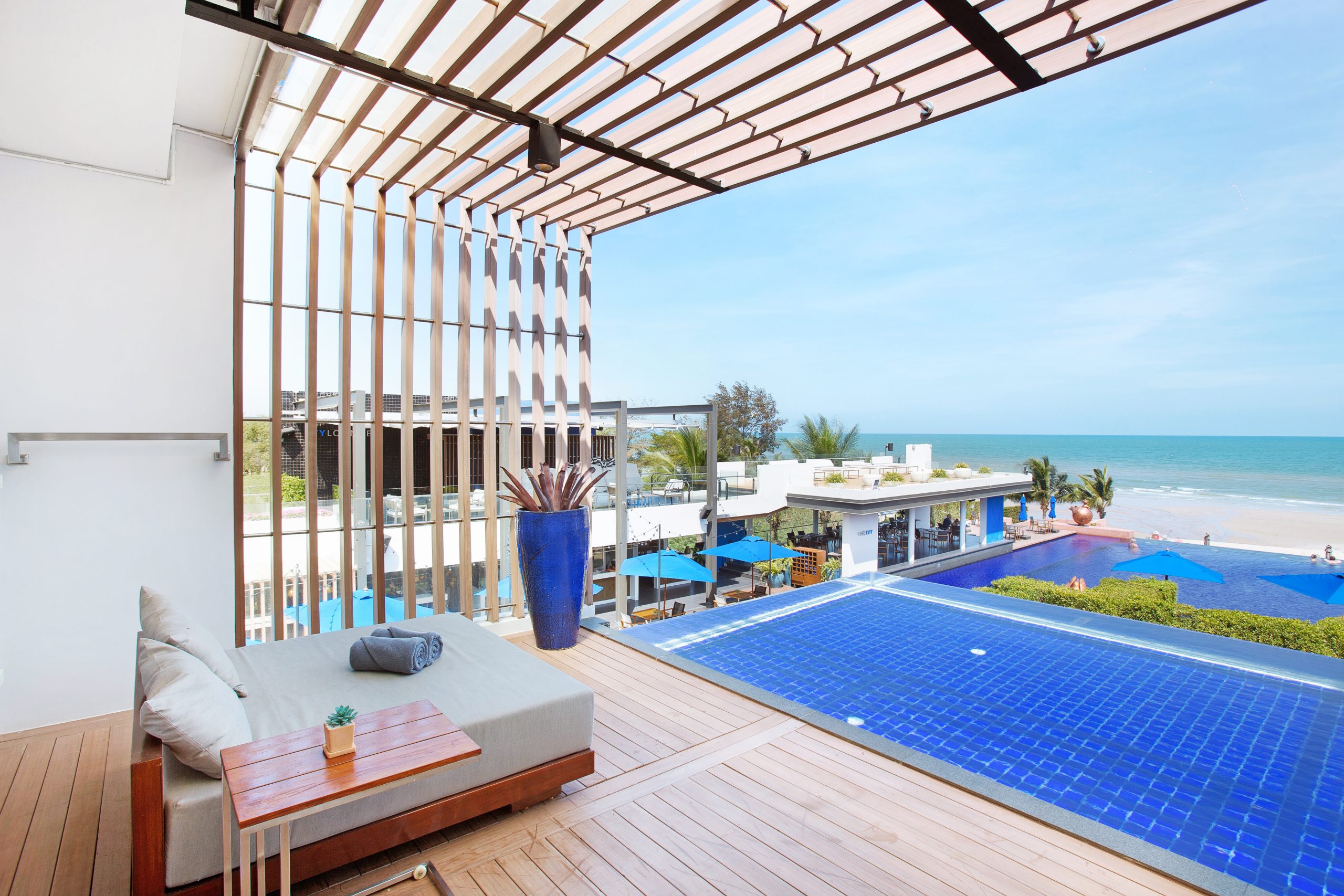 1-Bedroom SeaView Suite Private Pool_01